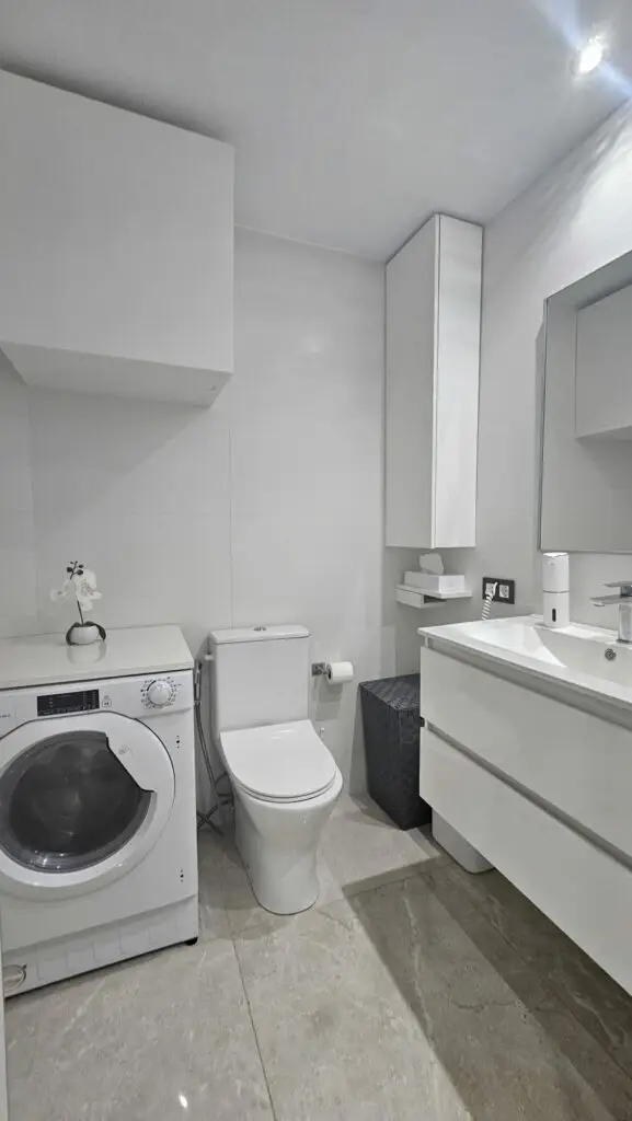 Baño moderno y reformado en Cura Marina Premium