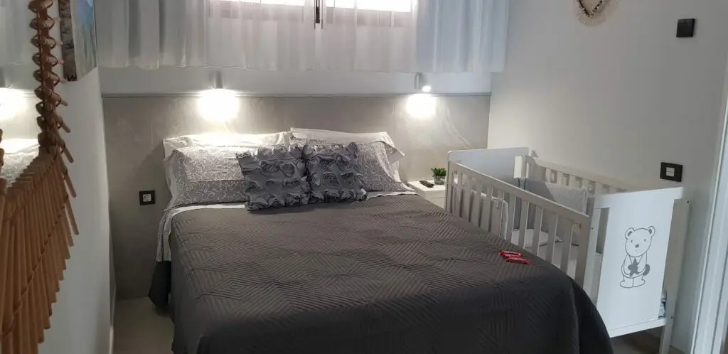 Dormitorio principal de Cura Marina Premium en Playa del Cura