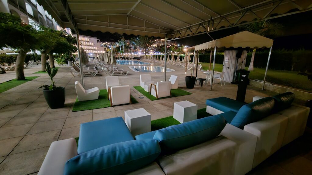 Solarium en Cura Marina 2 vista nocturna