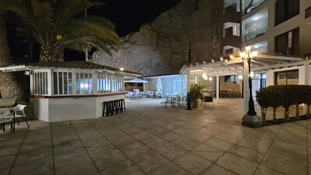 Solarium en Cura Marina 2 vista nocturna