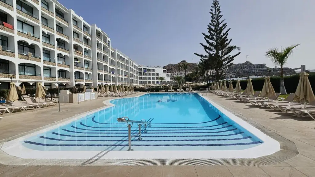 Piscina climatizada de Cura Marina Premium abierta todo el año